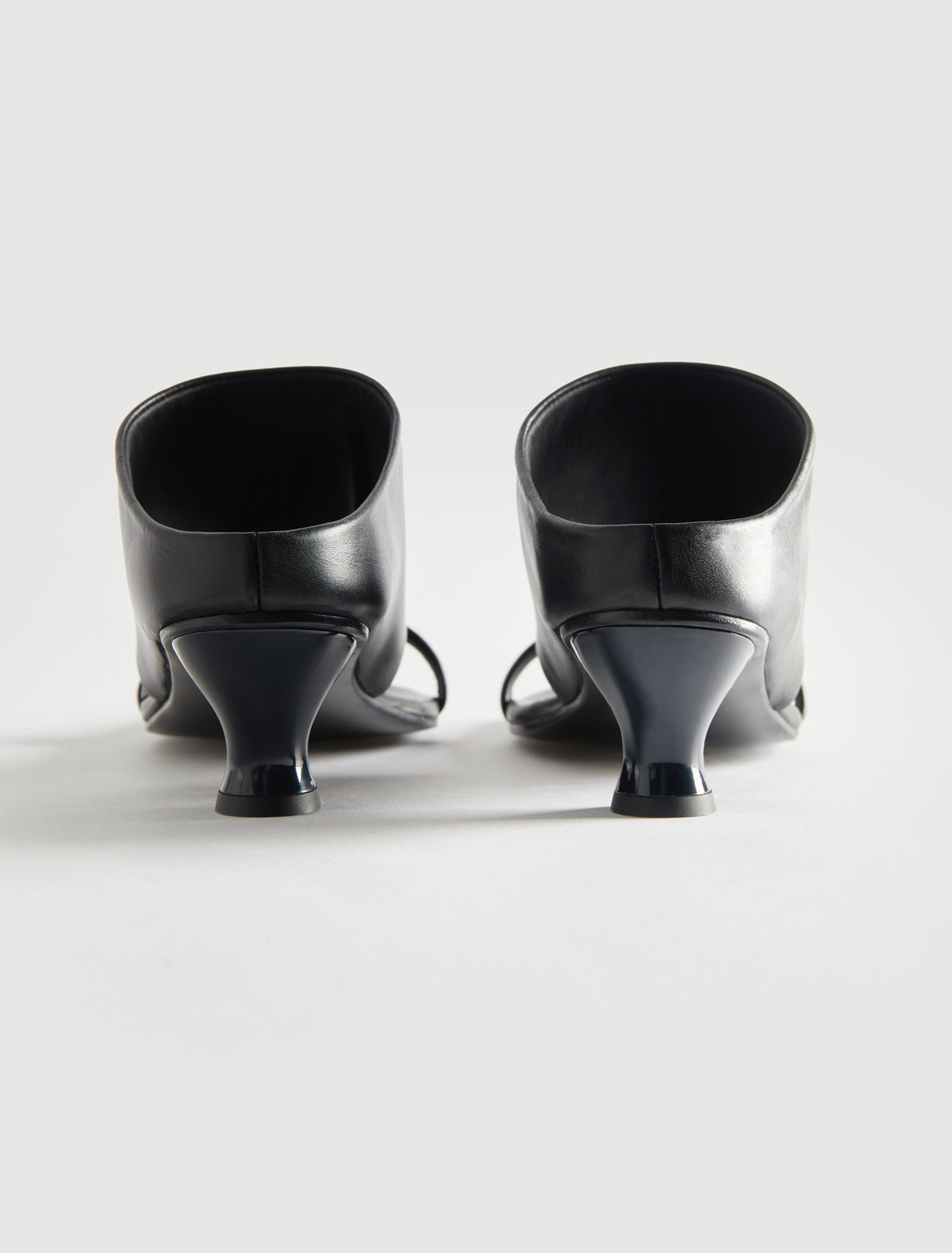 Roberta double strap sandal thin toe strap wide vamp strap black