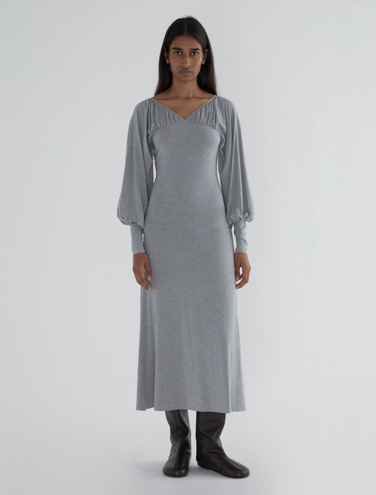 Tapioca long dress ranglan sleeves fitted body voluminous sleeves