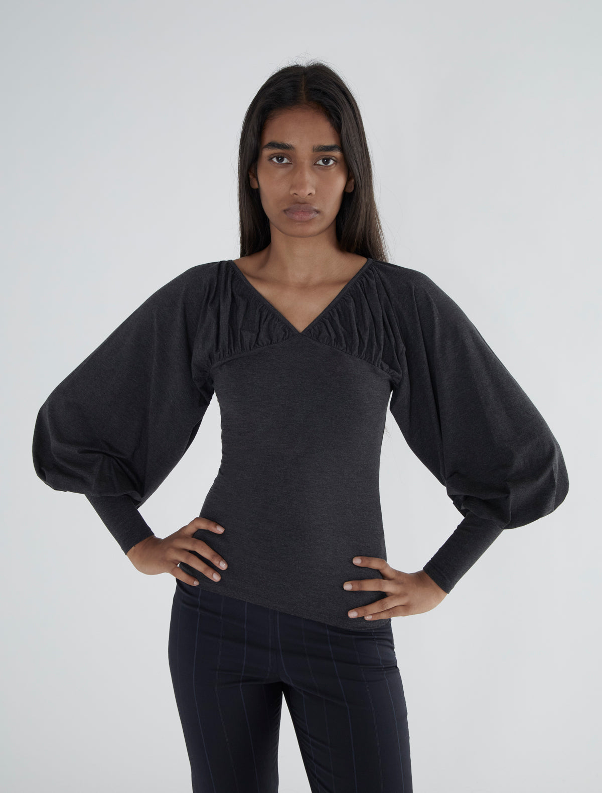 Tapioca long sleeved top fitted body voluminous sleeves