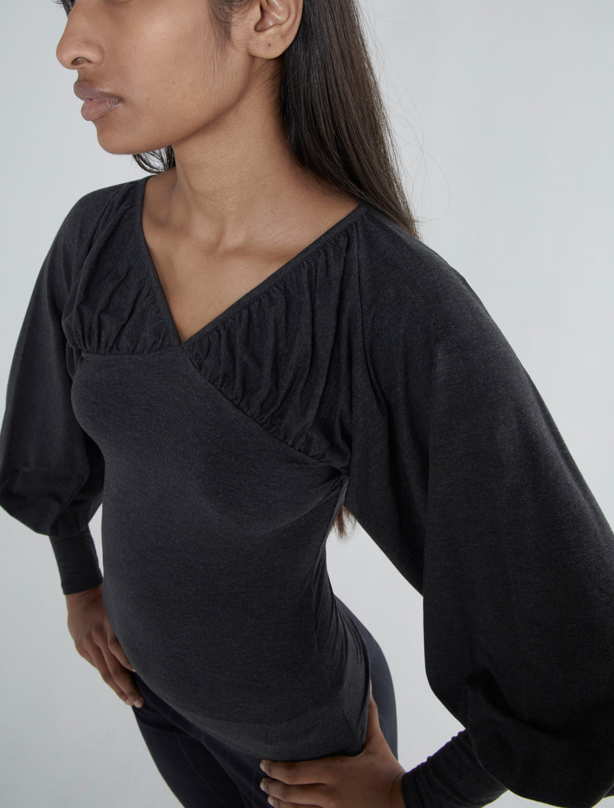 Tapioca long sleeved top fitted body voluminous sleeves