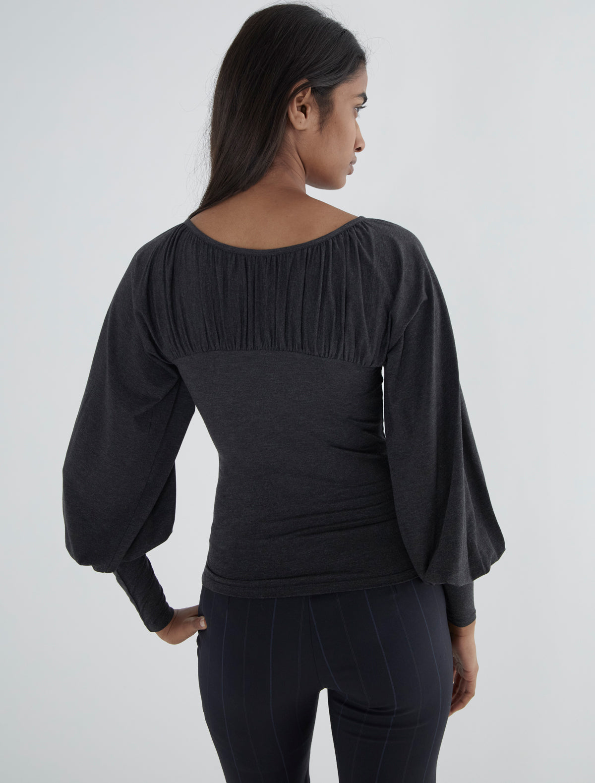 Tapioca long sleeved top fitted body voluminous sleeves
