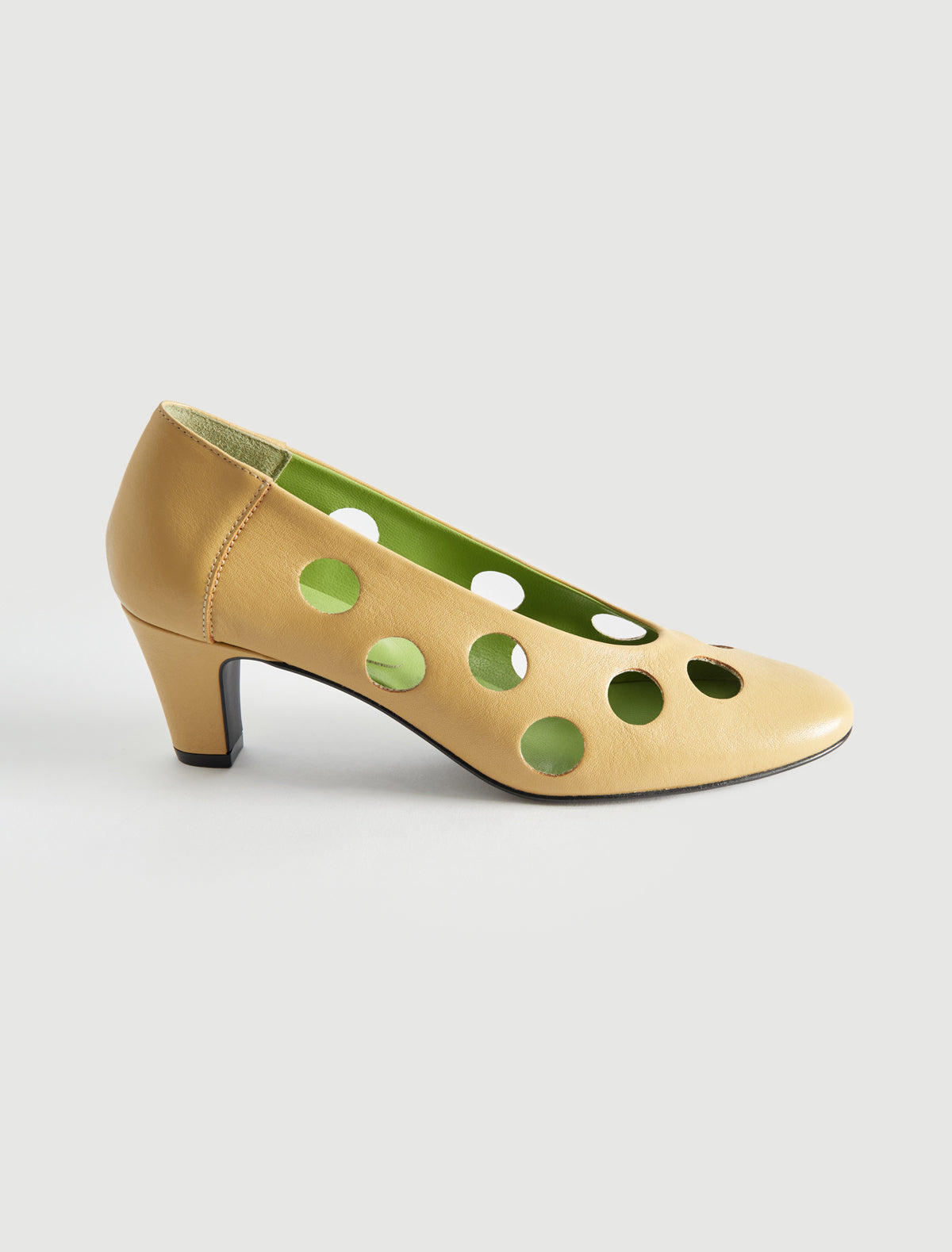 Uma dot pump perforated leather polka dot pattern beige