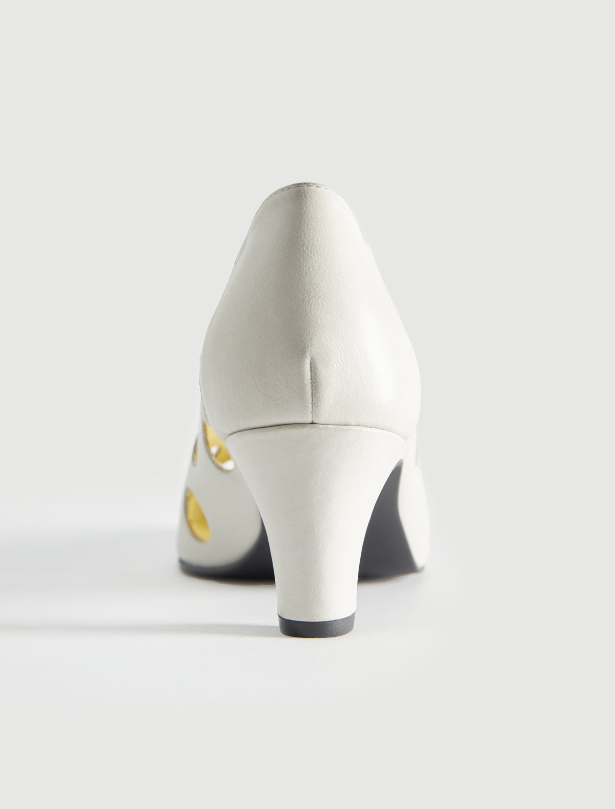 Uma dot pump perforated leather polka dot pattern offwhite