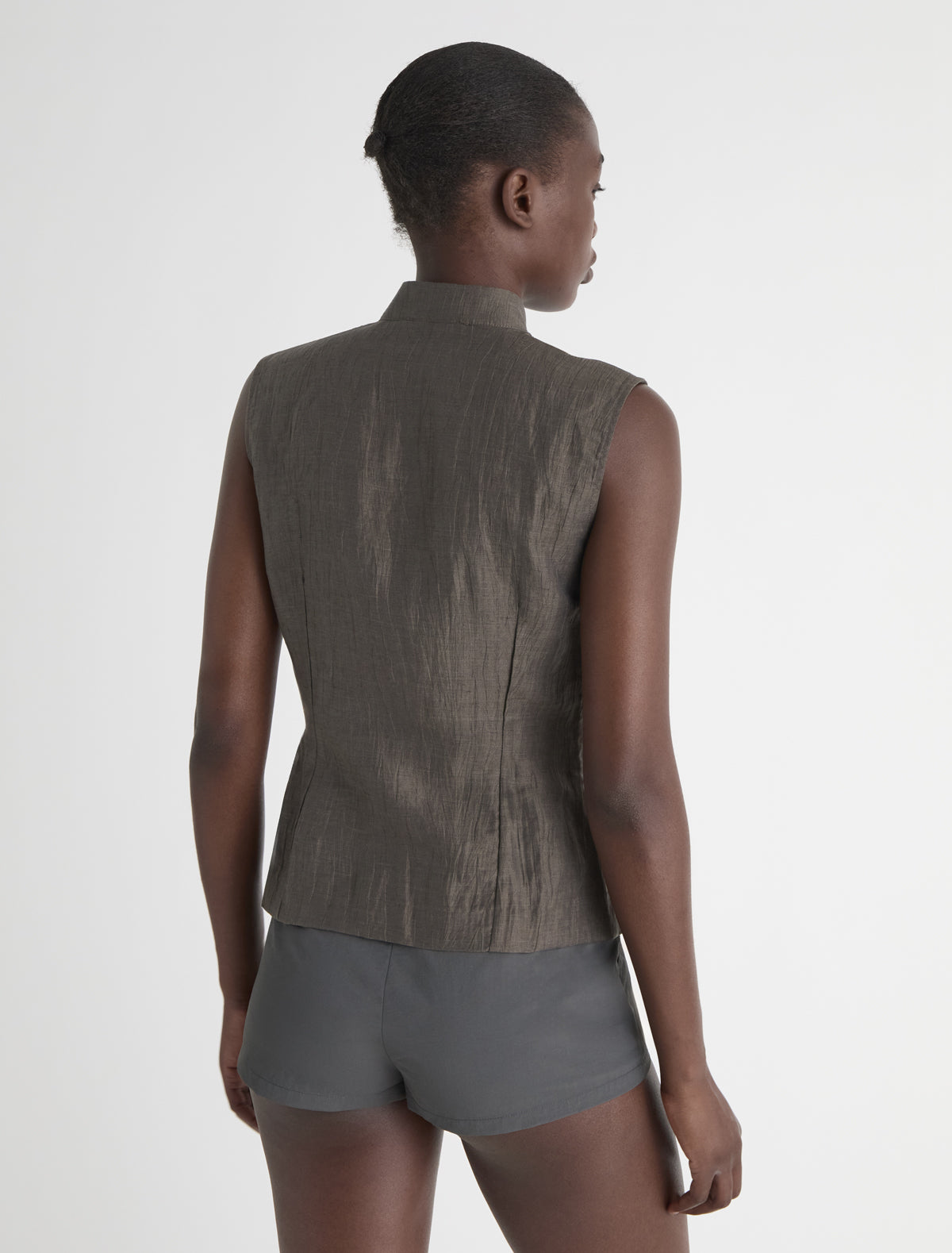 SARA-Brown high-neck top with a wrap-front button closure – paloma