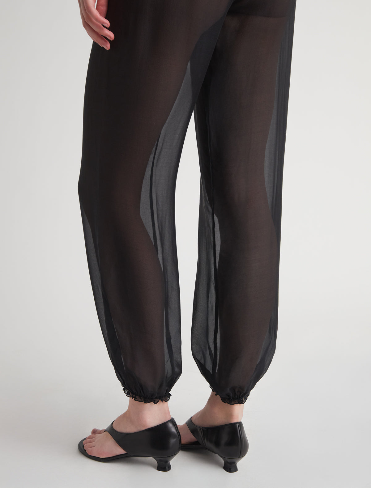 Isabella thong style leather sandal black