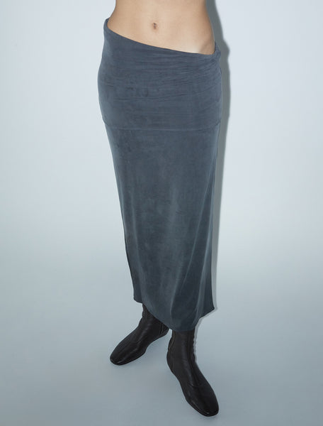 LOIS-Grey fitted long cupro skirt with a ruched waistband – paloma