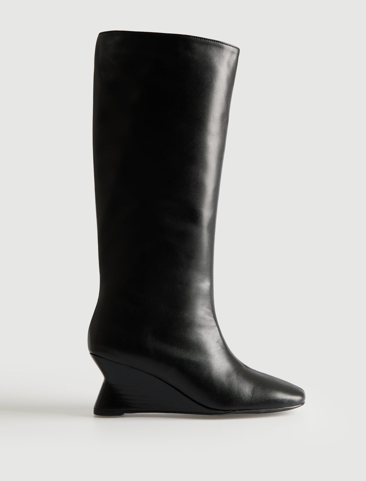 Tall jacinta high boot with a sculptural 6 cm wedge black