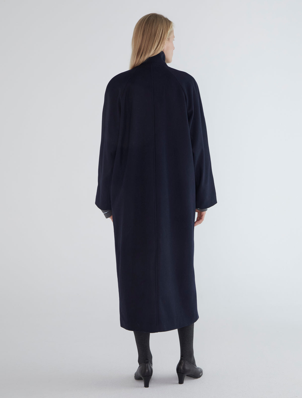 DEBO-Marino Oscuro – paloma wool