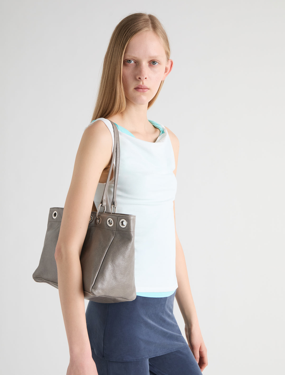 PHILANA-Gris Vigoré – paloma wool