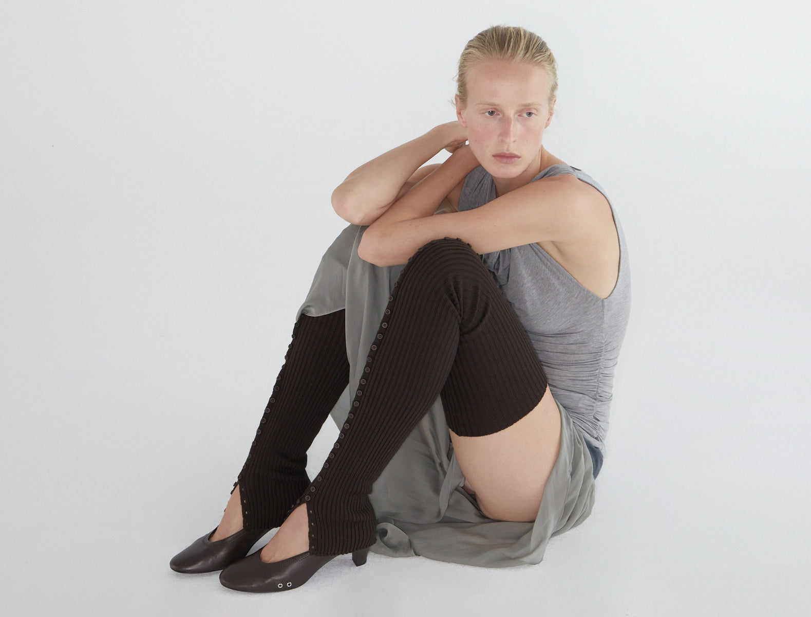 Long prior ribbed leg warmers brown