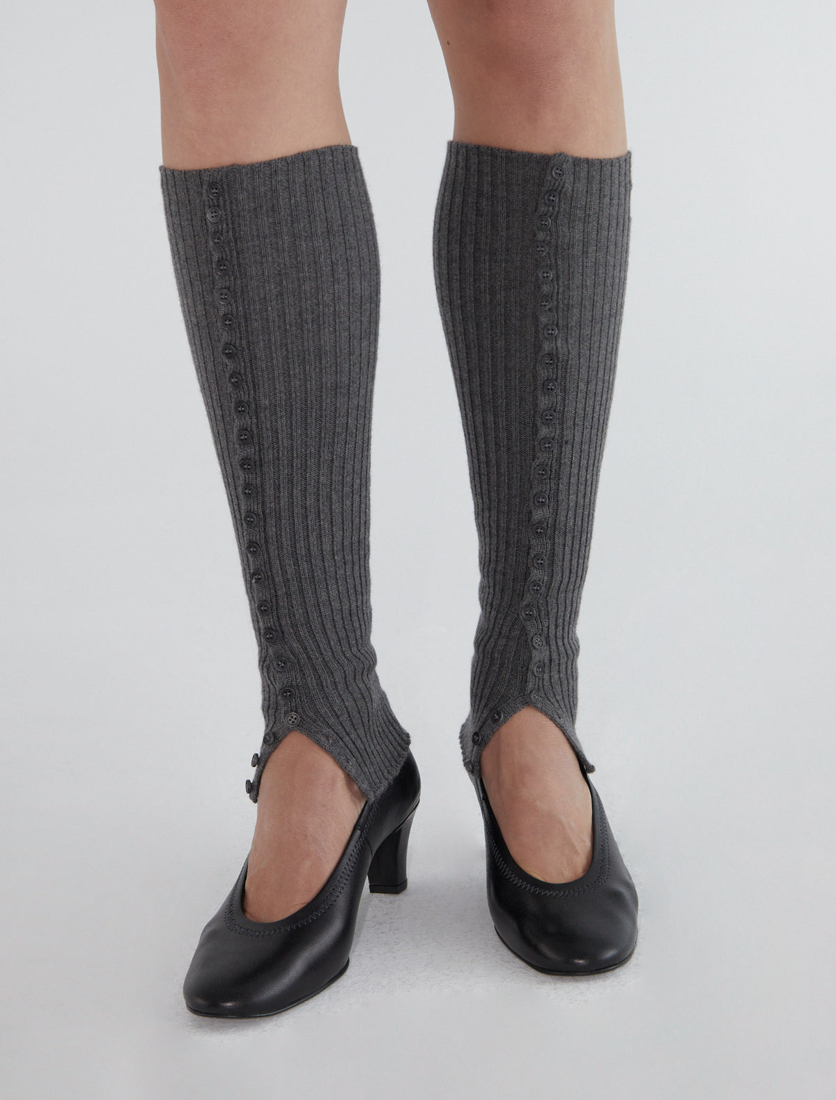 Prior knitted leg warmers buttons darkgrey