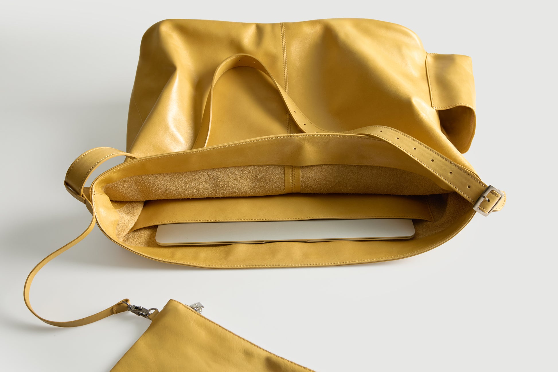 Campnou xxl leather bag pocket laptop yellow