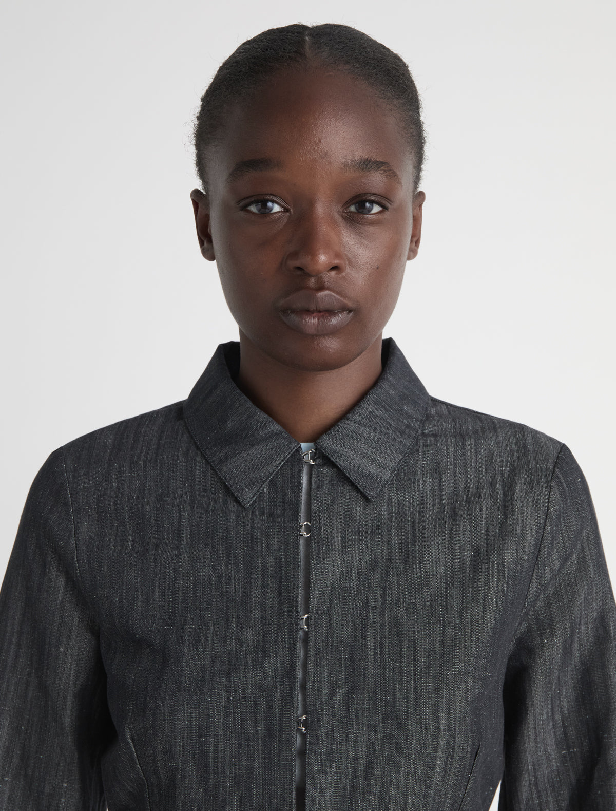 VALEVA-Elbow-length sleeve denim jacket with metal hook closures