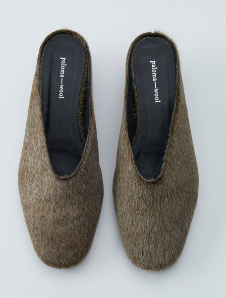【関税込み】Paloma Wool トープ Fernanda III フラットシューズ FERNANDA III-Khaki round-toe mule crafted from hair-on