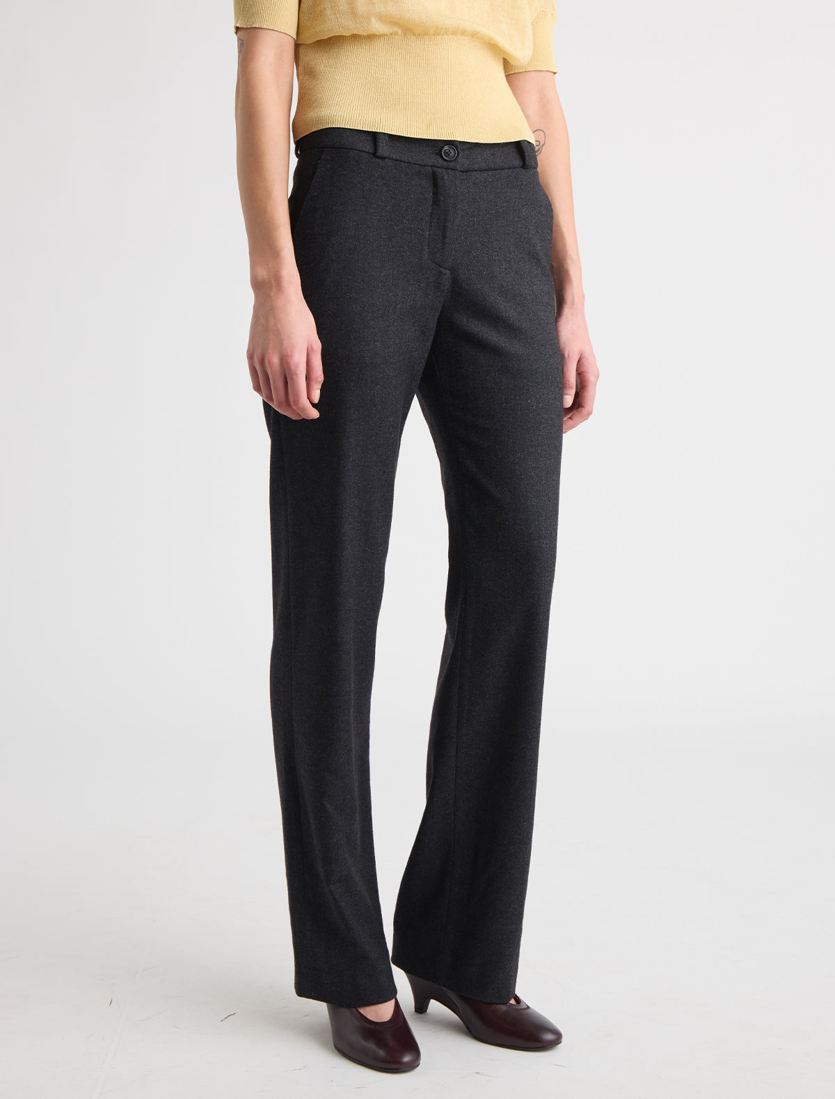 Hina gris oscuro aw26