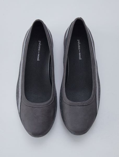 KM006-Grey sporty ballet flats with a rubber sole and contrasting