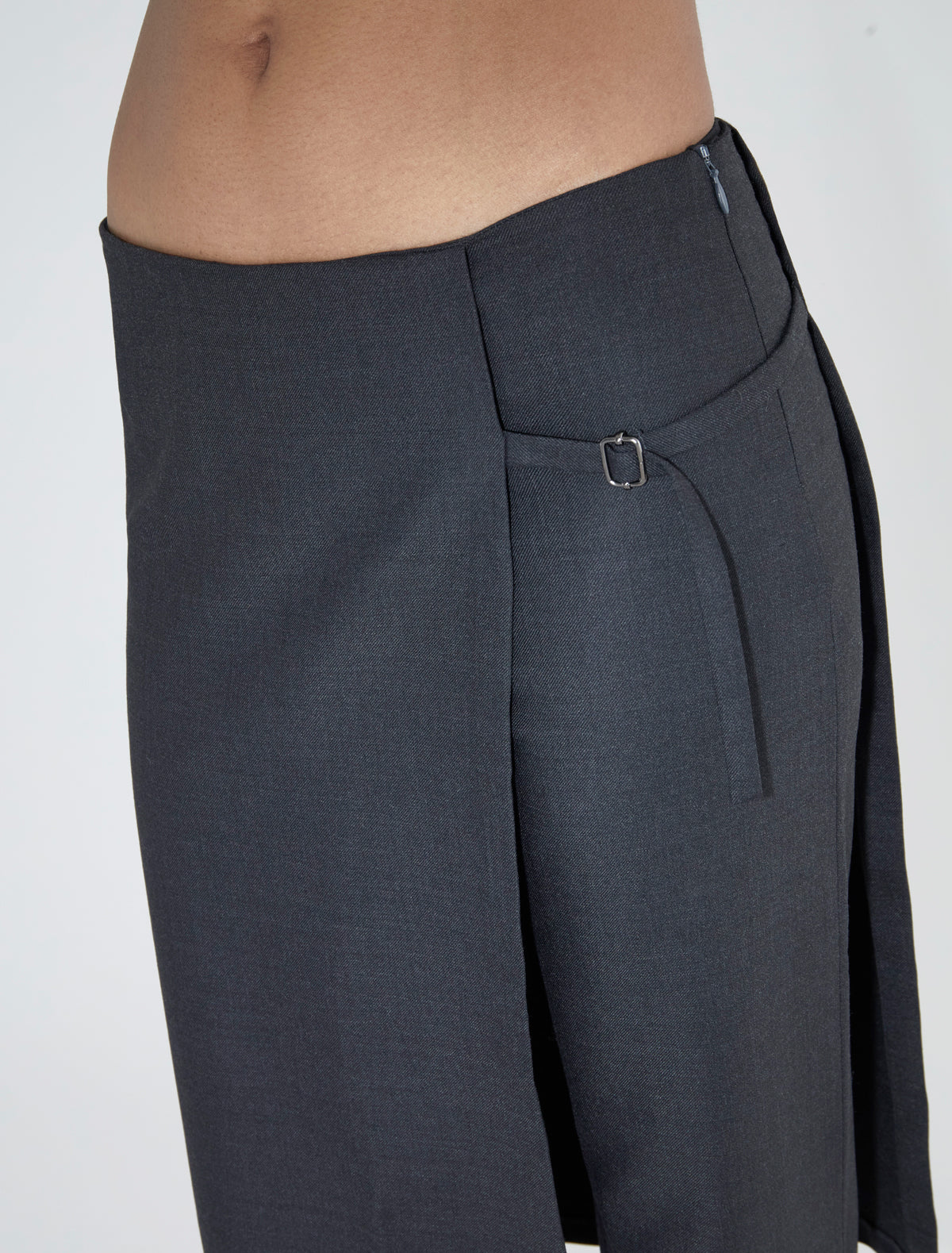 Low archive straight leg mid rise pants overlapiping fixed skirt grey