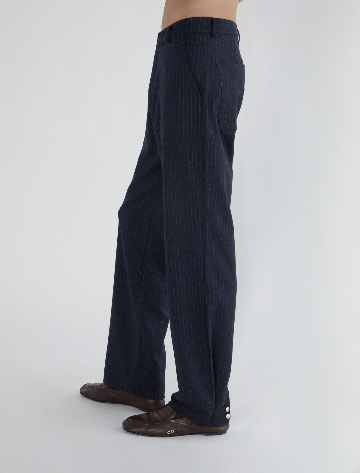 Arze men trousers tab detail snap hem