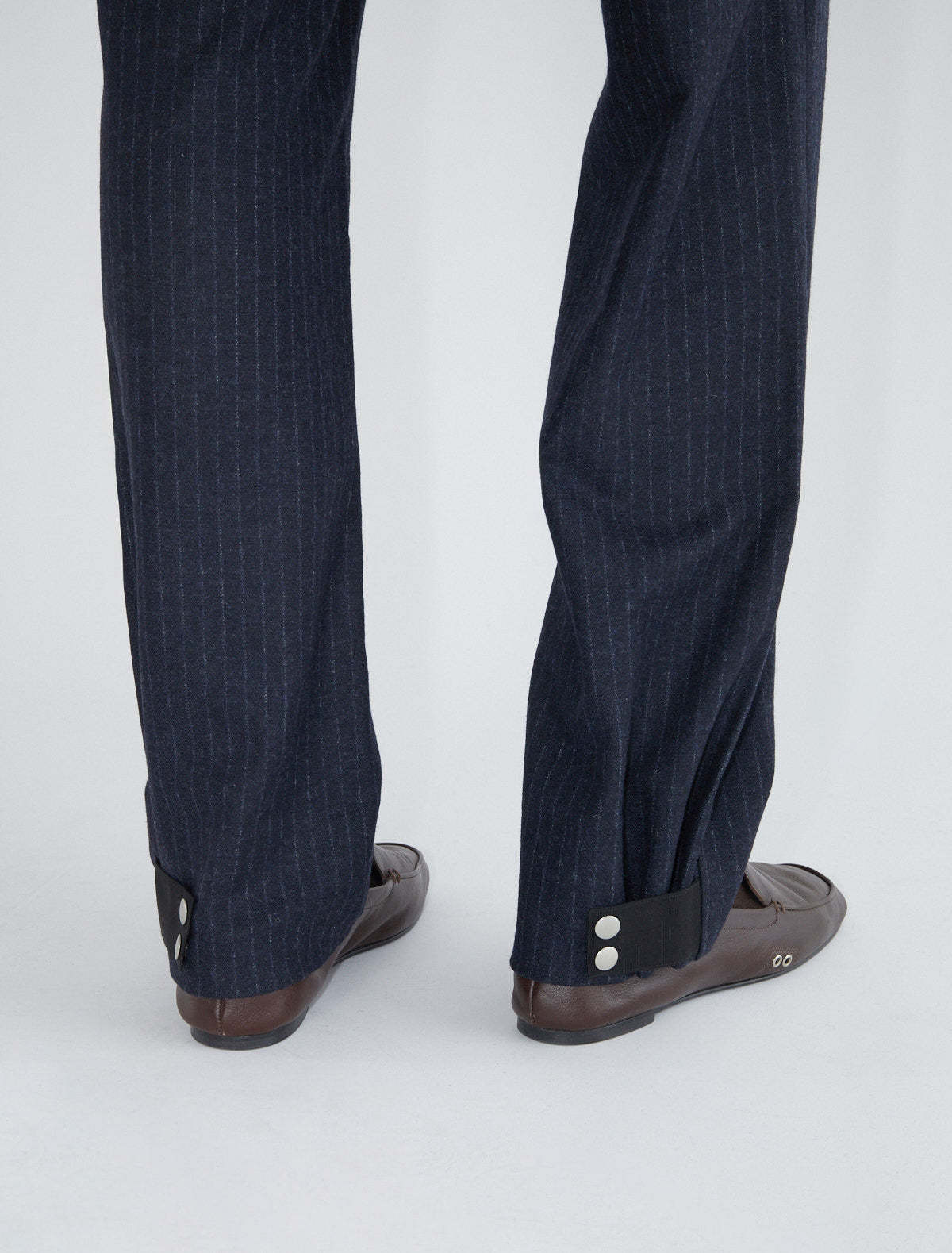 Arze men trousers tab detail snap hem