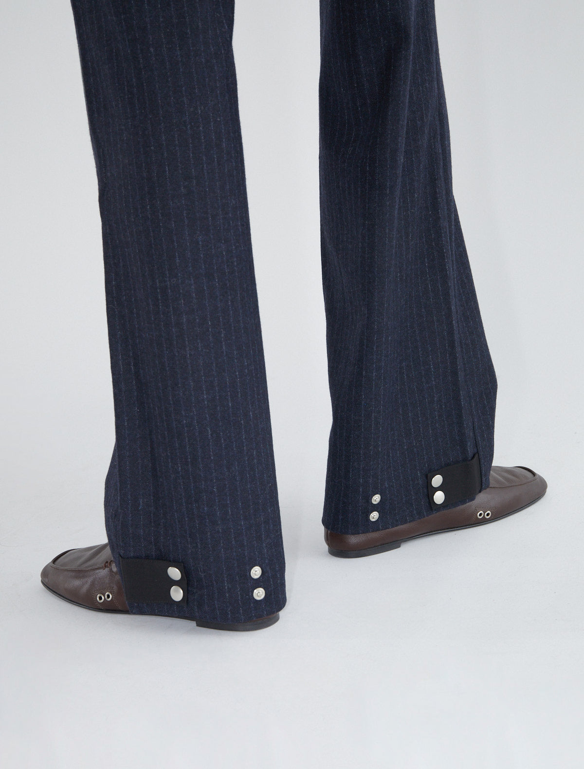 Arze men trousers tab detail snap hem