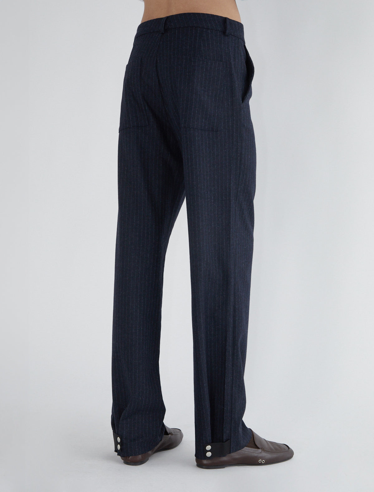 Arze men trousers tab detail snap hem