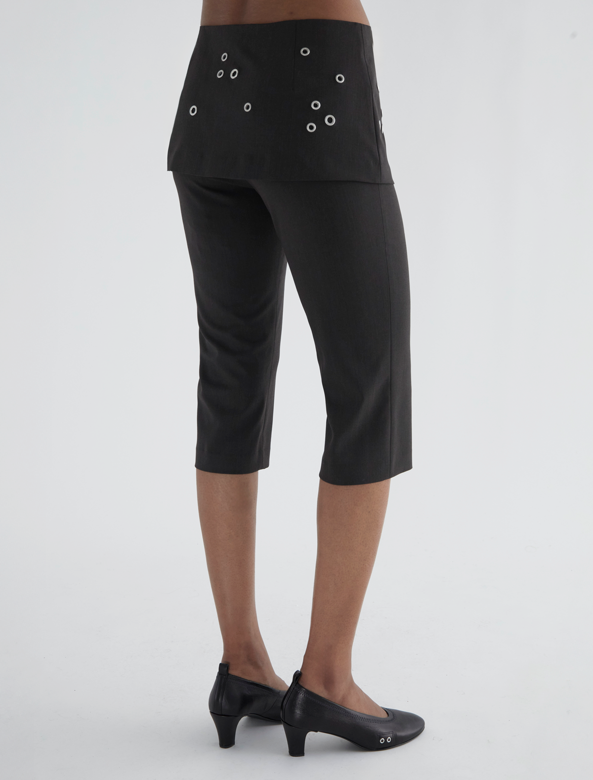 Quino capri trousers overskirt eyelets