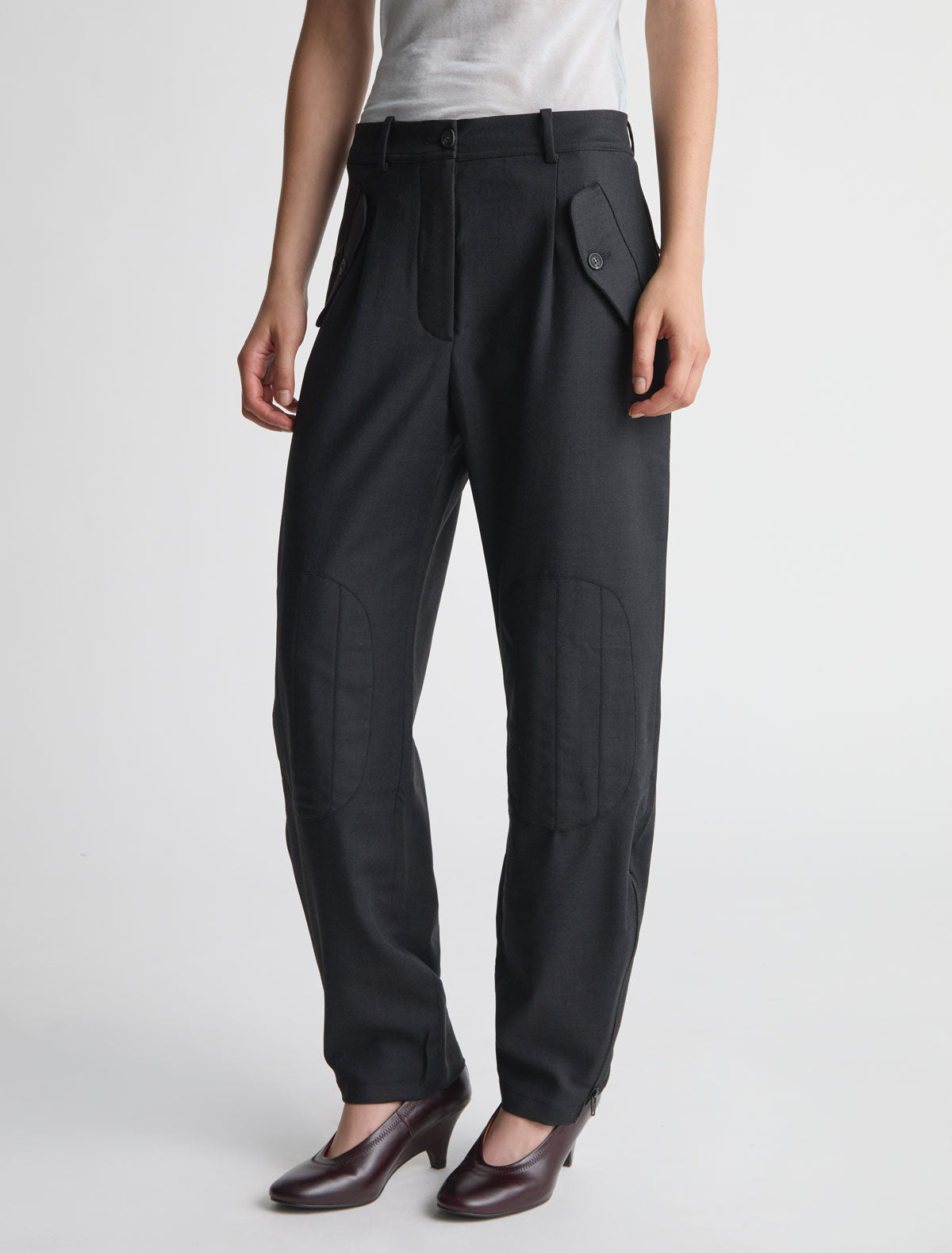 Figma pleated trousers rounded shape grey