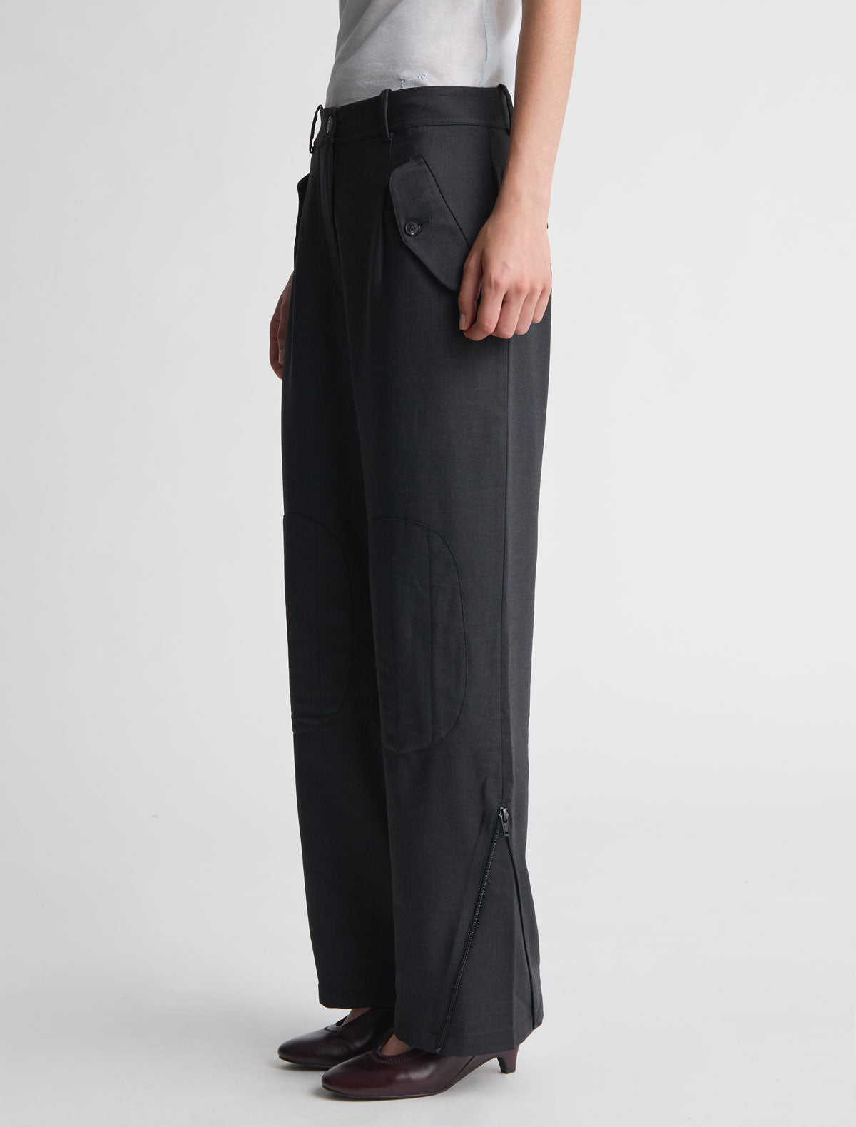 Figma pleated trousers rounded shape grey