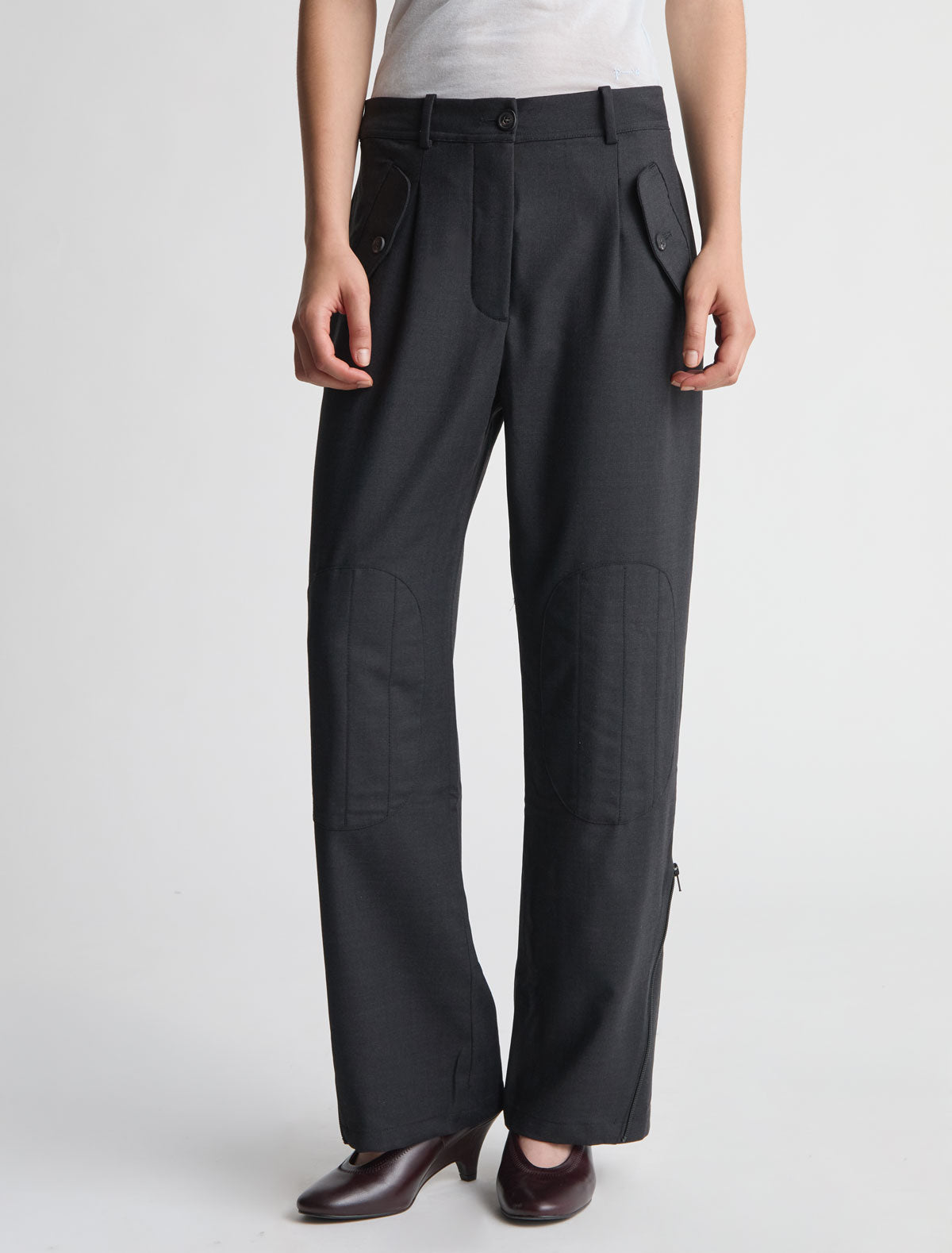 Figma pleated trousers rounded shape grey