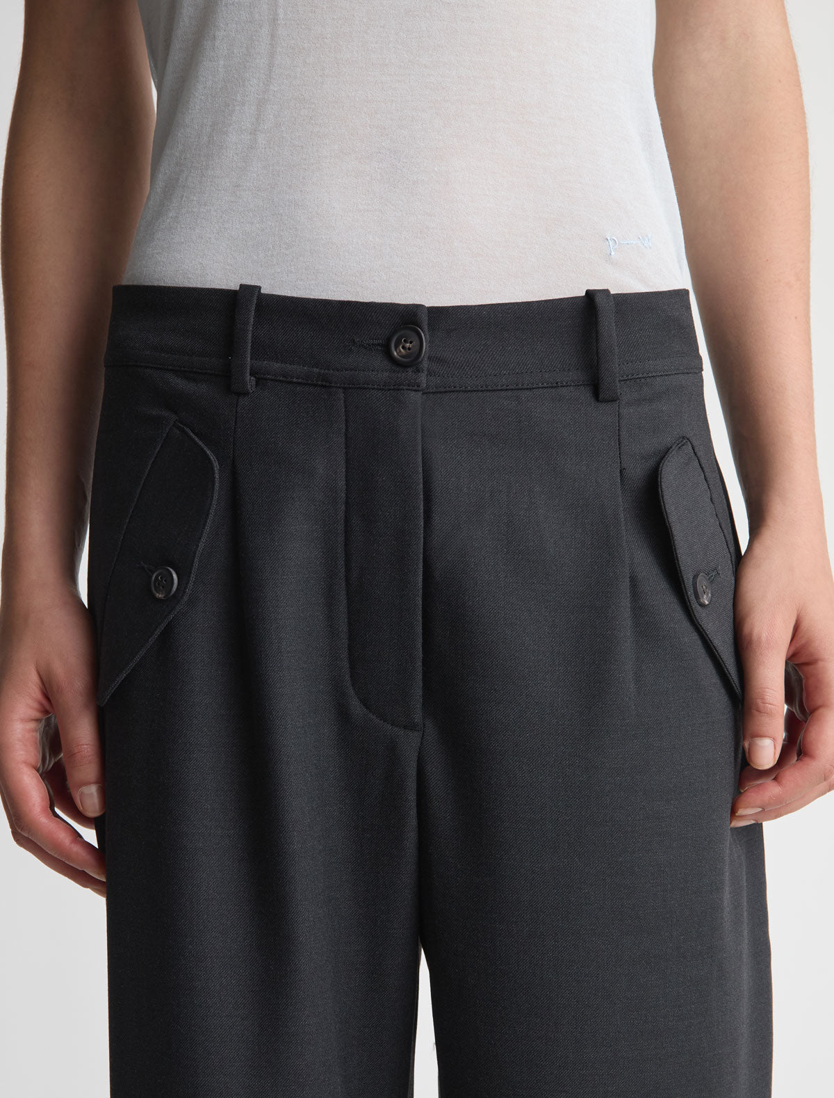Figma pleated trousers rounded shape grey