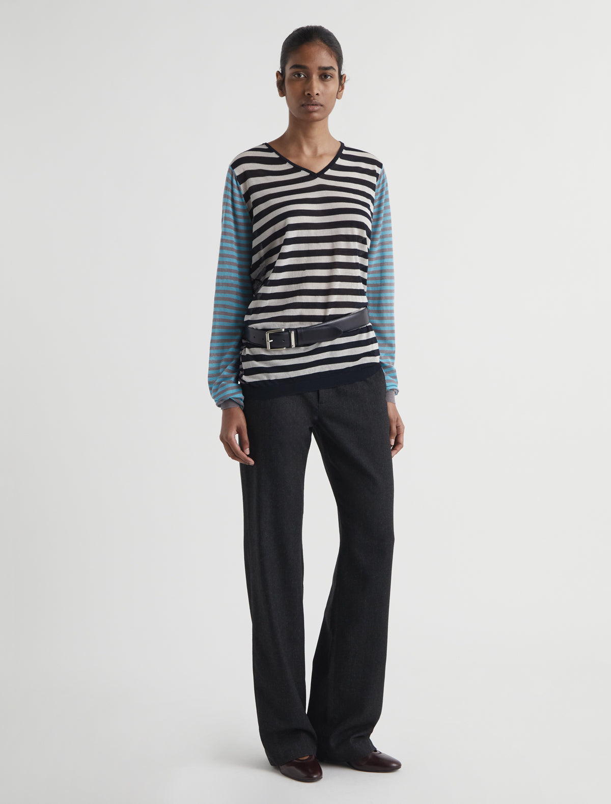 Hina gris oscuro aw26