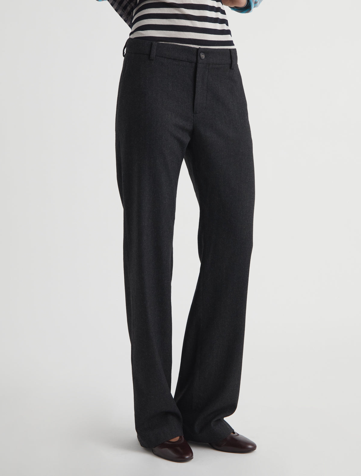Hina gris oscuro aw26