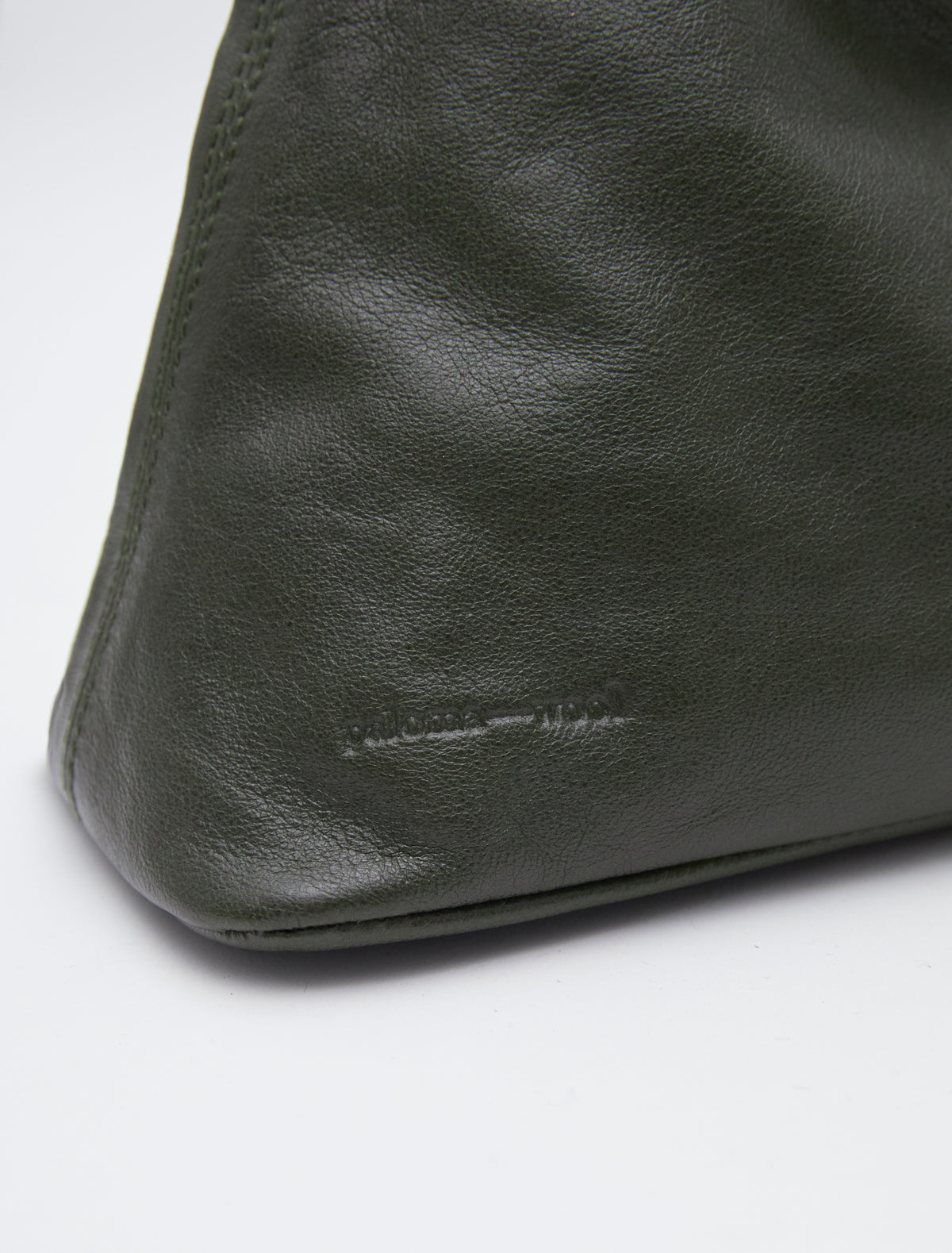 Querida triangular shaped handbag handle khaki