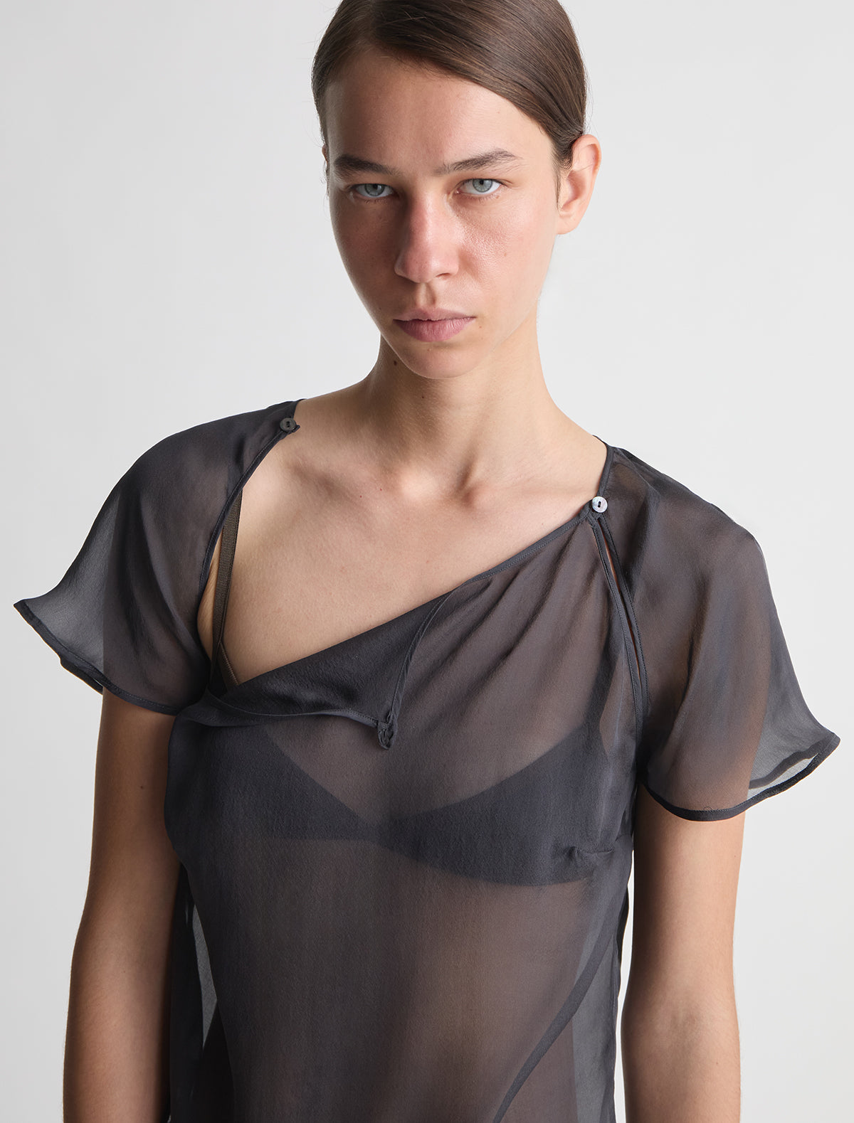 no 3046 / Lira