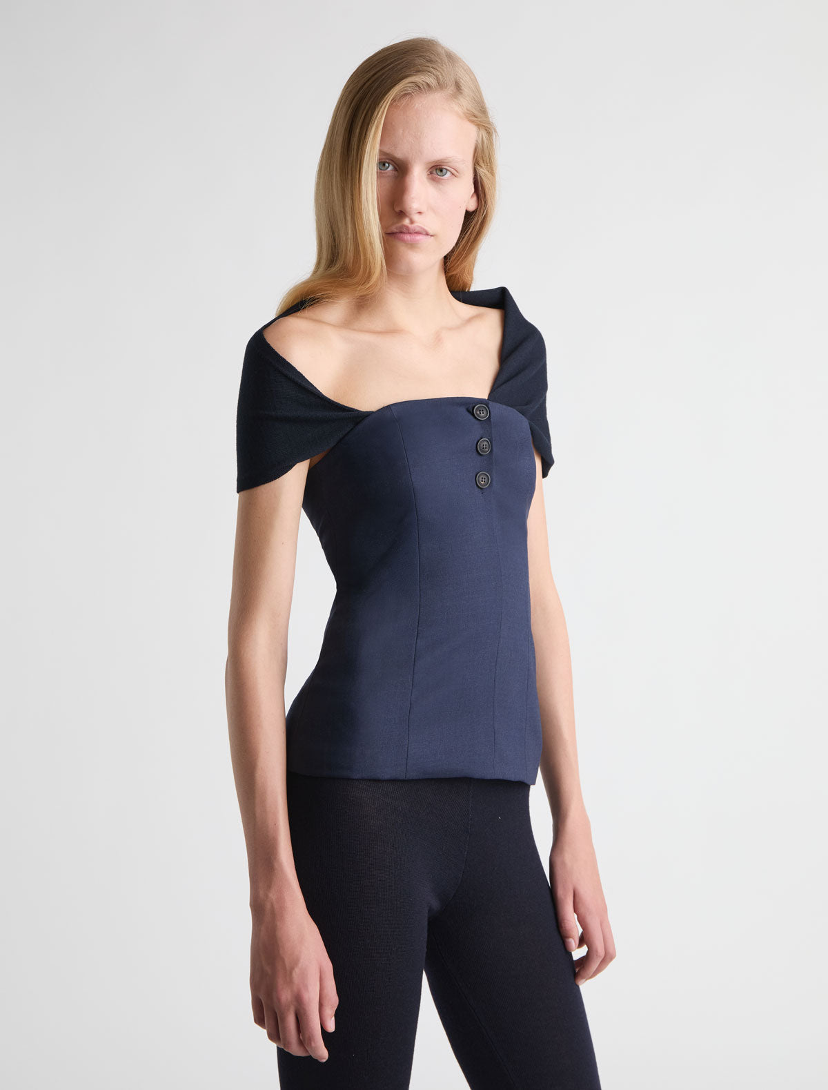Yusi bandeau top small buttoned opening removable wool knit layer extending