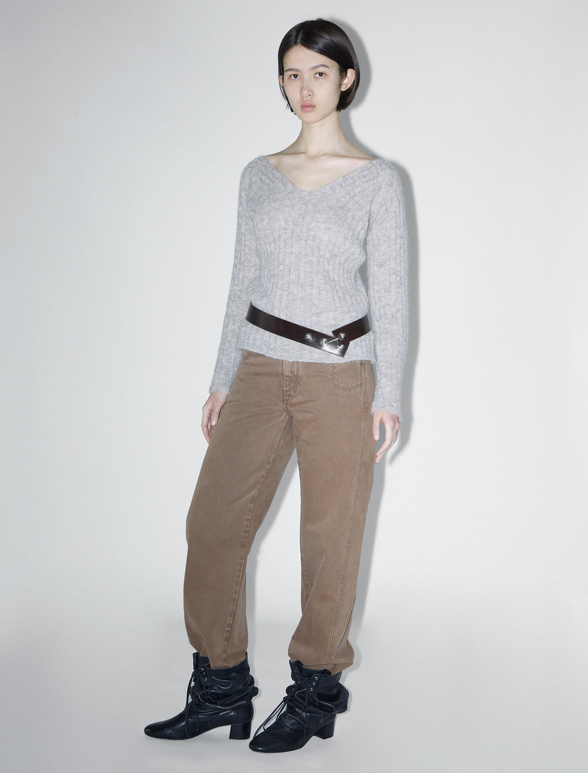 【paloma wool】スウェット VITA-Grey V-neck sweater without armhole seams – paloma wool