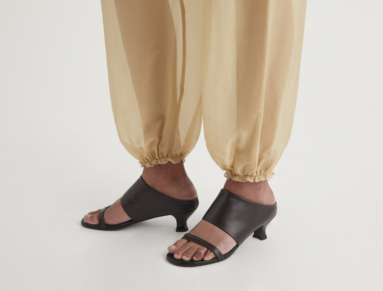 Roberta double strap sandal thin toe strap wide vamp strap brown