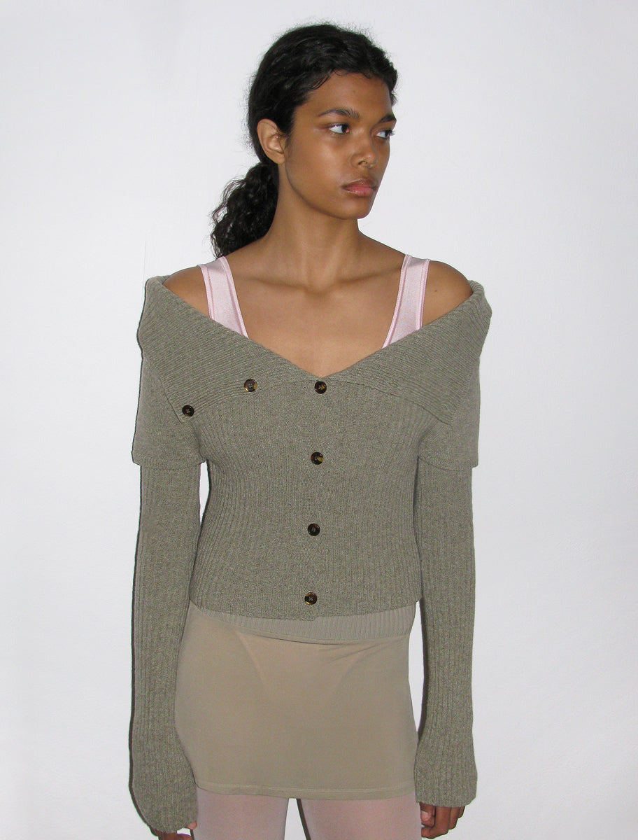 SALEM-Khaki knitted high neck top with frontal closure and arm warmers