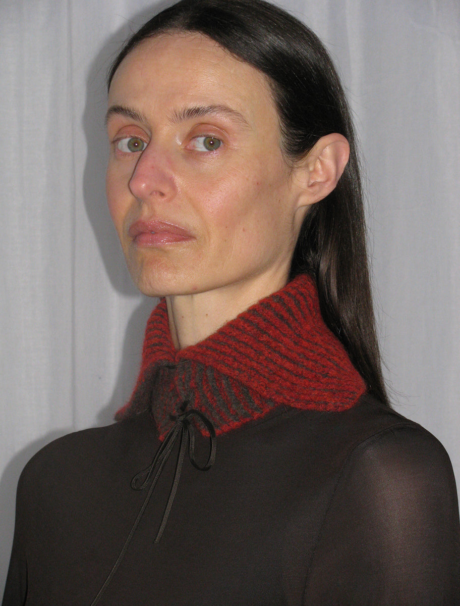 INGRID- Red multi position soft knitted collar with front lacing