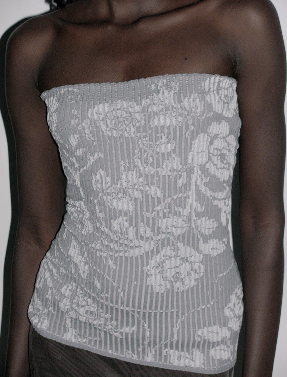 ULI-Grey bandeau top with textured flower intarsia – Paloma Wool