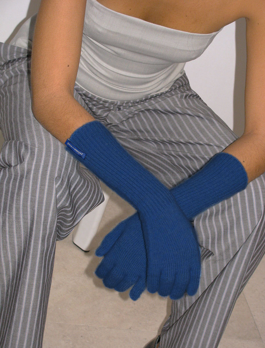 Peter knitted gloves label intenseblue