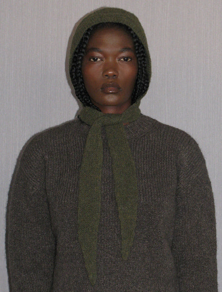 PAULI- Khaki soft, warm knitted bonnet tied at the front