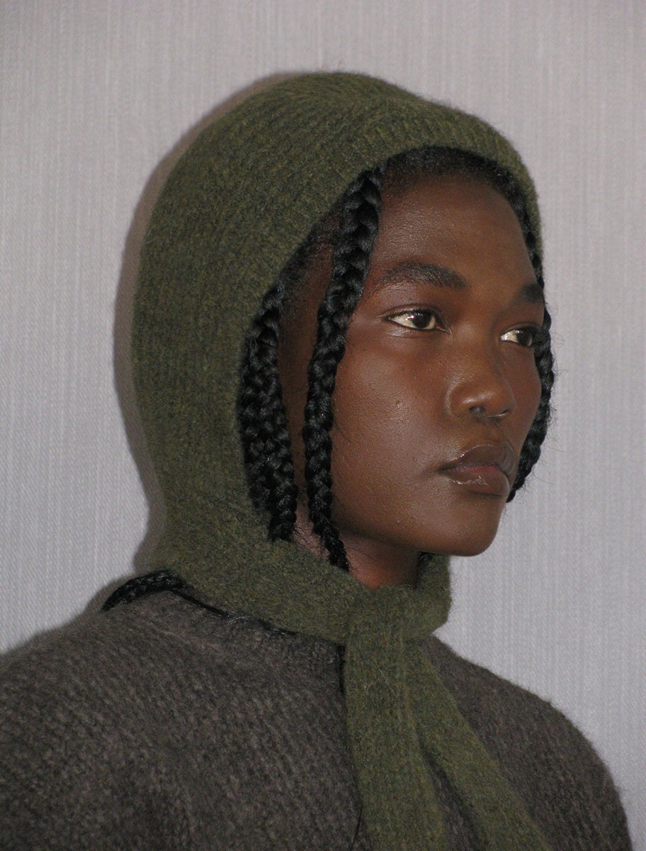 PAULI- Khaki soft, warm knitted bonnet tied at the front